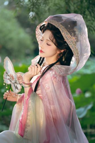 [Cosplay] 雯妹不讲道理 祝您中秋快乐owo [20P-156MB]