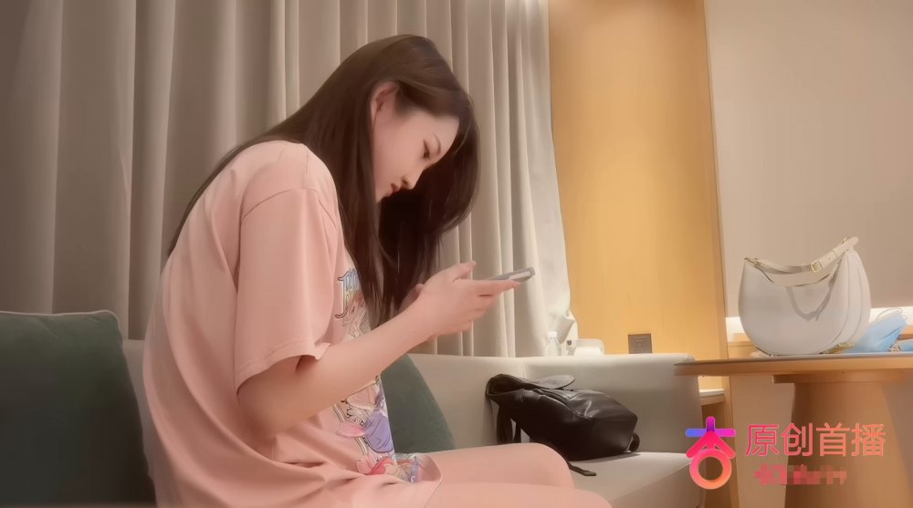 【AI增強】杏吧老王4-爆操170大二學生妹，膚白貌美大腿長