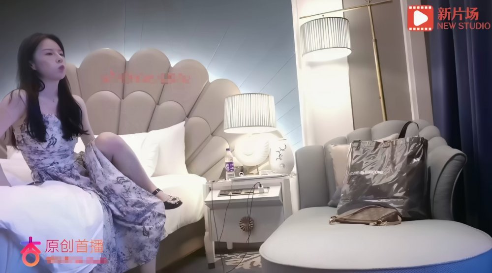 【AI增強 】杏吧肥仔-約操碎花連衣裙妹子，居然是個反差淫娃！ 逼緊水汪汪！