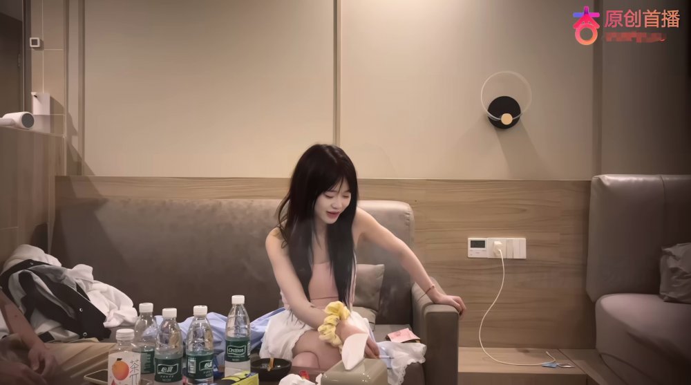 【AI增強】杏吧魚知歡6-今天約了一個來旅遊的兼職妹子，妹子下面特別敏感，毛毛比較旺盛在床上如饑似渴，嘴裏一直喊著用力操她