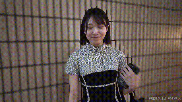 FC2-PPV-4720984 【20歲苗條女大學生。 敏感的身體被刺激到高潮