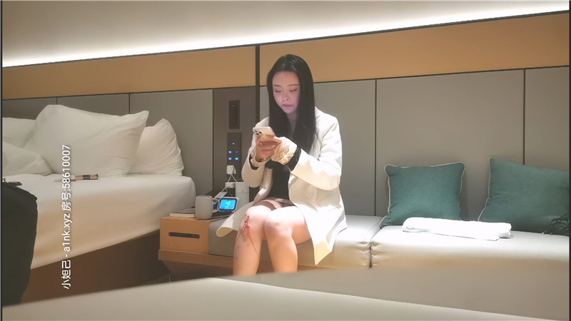 高分探花之皮草大奶妹兩顆虎牙很愛笑可甜可鹽4K增強版