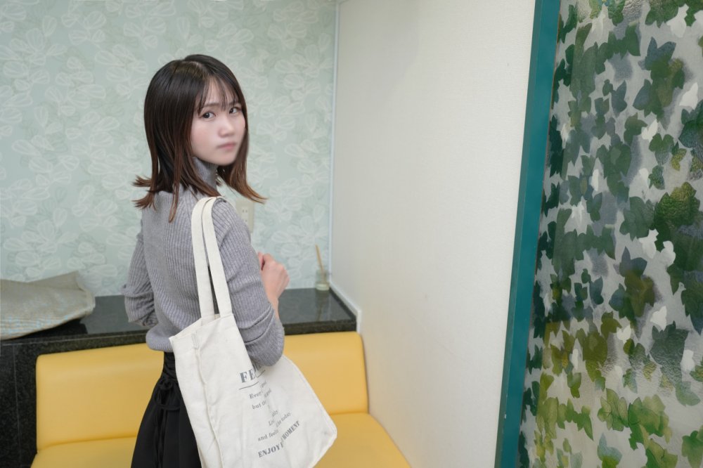 FC2-PPV-4768658 為了籌措住院費美妹被我框插爽到痙攣（無碼FHD）