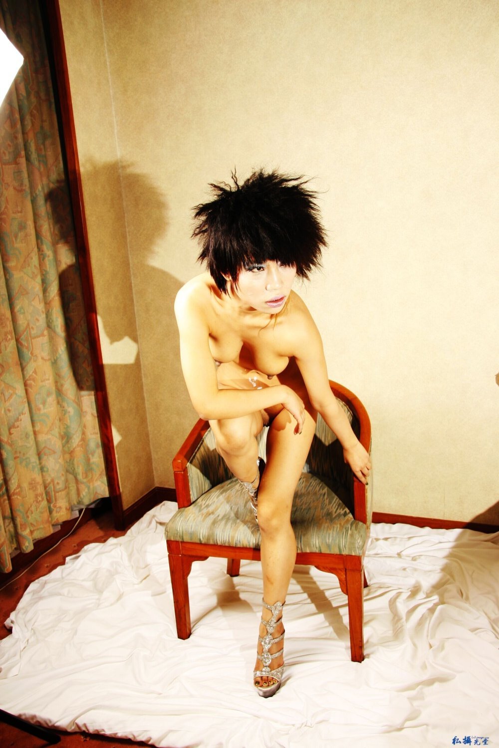 國模安琪大尺度人體私拍套圖上[502P]