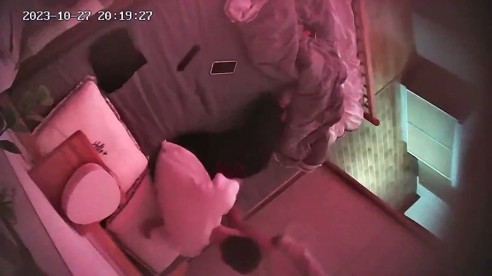 新流出高校附近民宿酒店偷拍 周末出來日逼的大學情侶無套做愛