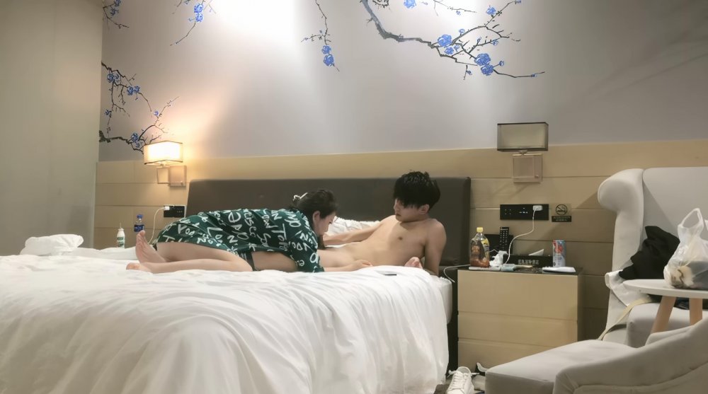 【AI增強】八戒-原91約妹達人，酒吧最新搭訕漂亮良家小姐姐，膚白貌美，身材玲瓏有致