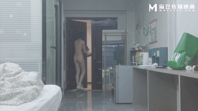 肛塞調教大一蜜臀母狗 羞恥的屁眼跪著吞吐肉棒 淫液拉絲不斷滴落激頂后入 原創高清[MP4/1.31G]