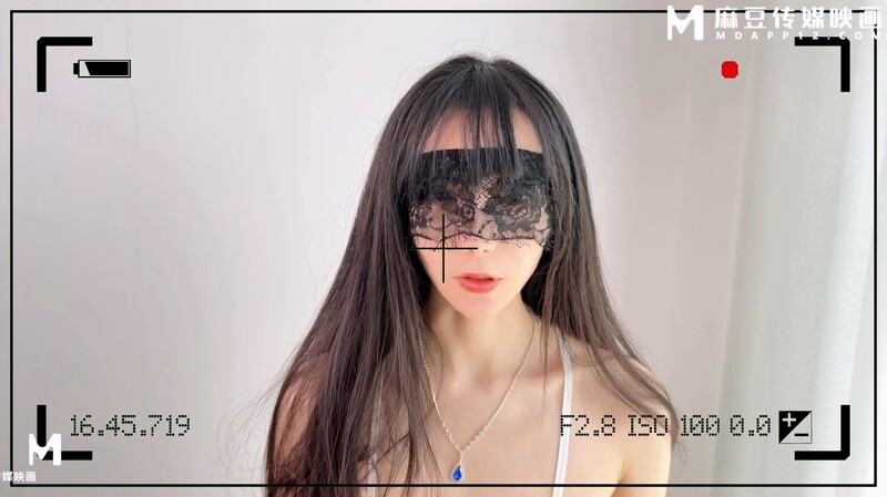 猥瑣導演強姦女演員 無內吊帶絲襪太誘惑了 無套插入感受密道溫度 爽麻榨射精液 原創高清[MP4/1.82G]