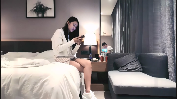 李尋歡探花精品作之短褲大長腿 狂喊爸爸一百遍 聽譯字幕增強版