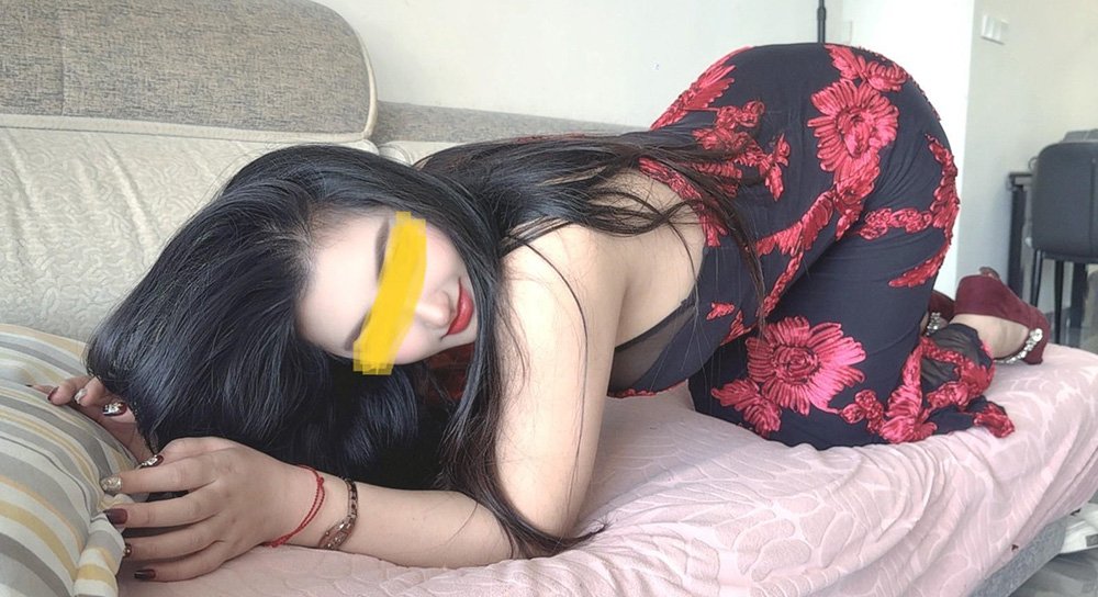 海角大神【奶子即正義】又出新神作！ 搞定老婆超甜美漂亮的少婦閨蜜，大方露臉！ 幹完逼換爆菊頂穿操哭 [MP4/338MB]