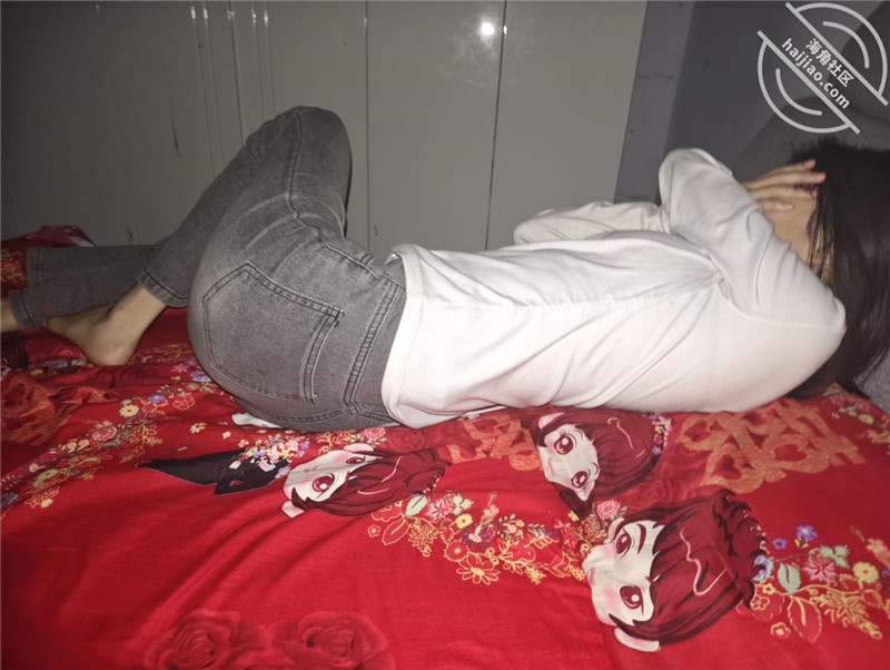 海神【打野王子】無套后入毛都沒有長齊的超嫩學生妹簡直太爽了海神【打野王子】無套后入毛都沒有長齊的超嫩學生妹簡直太爽了