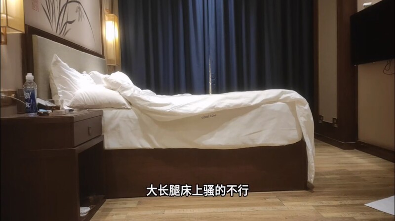 阿良探花約操18歲精神小妹 通體紋身大長腿 顏值高騷話不斷 哥哥加油~我要起飛了！