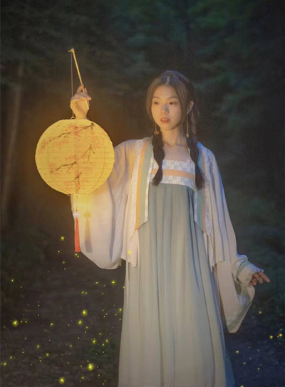 中國美院清純女神蘇雨桐不雅視頻流出❤️黑絲足交SM繩縛深喉爆操 高超性技征服學長大屌！ [MP4/183MB]