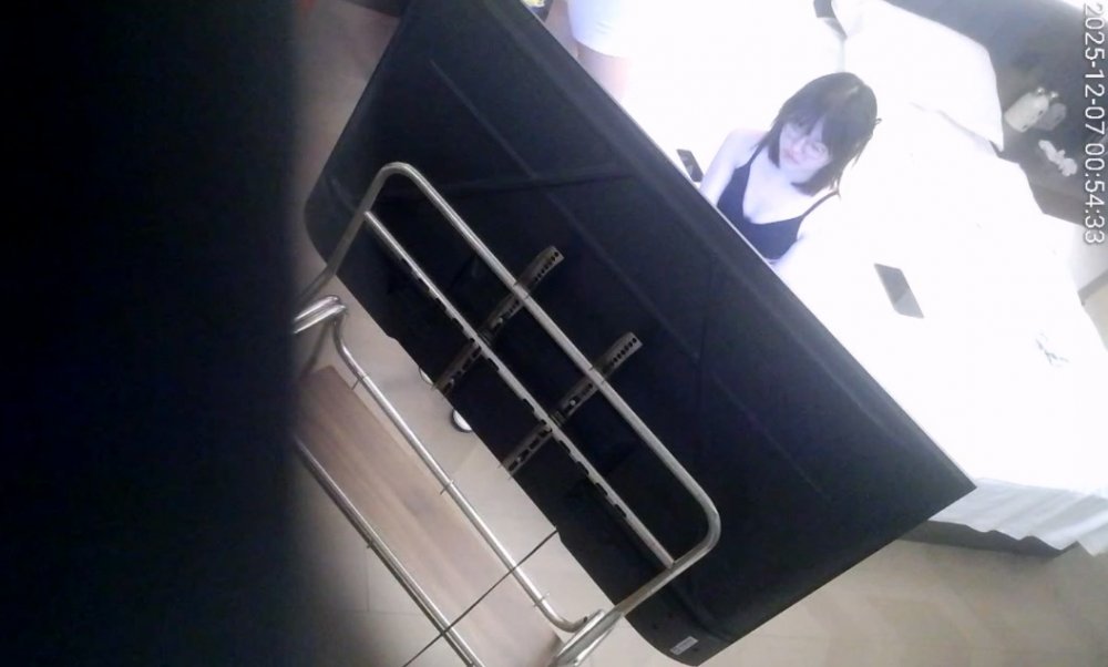 2025-12-7酒店偷拍 長相清純女友被男友舔小穴後盡情玩操