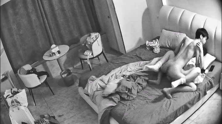 2025九月酒店偷拍 排骨小夥和高顏值女友10天啪啪日常