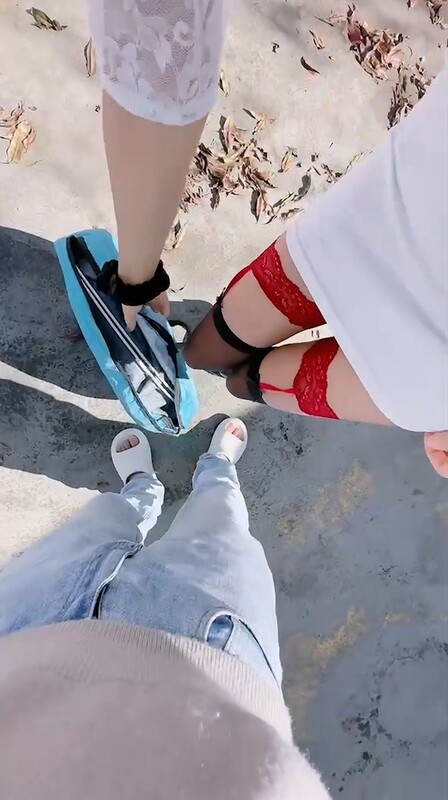 戶外帳篷里春光無限花樣百出 淫母果凍口交 極品小穴夾吸龜頭抽插 太上頭了好多水內射[MP4/435MB]