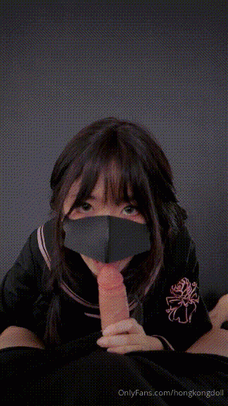 知名老牌網紅【HongKongdoll玩偶姐姐】會員短片完整版，絲襪學士服極品嫩穴口交性愛自慰