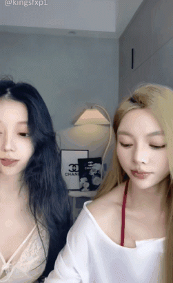 雙倍快樂 兩位頂級女神【夏安abby】好身材 個頂個的漂亮 完美身材高跟長腿漏奶扒逼 道具自慰