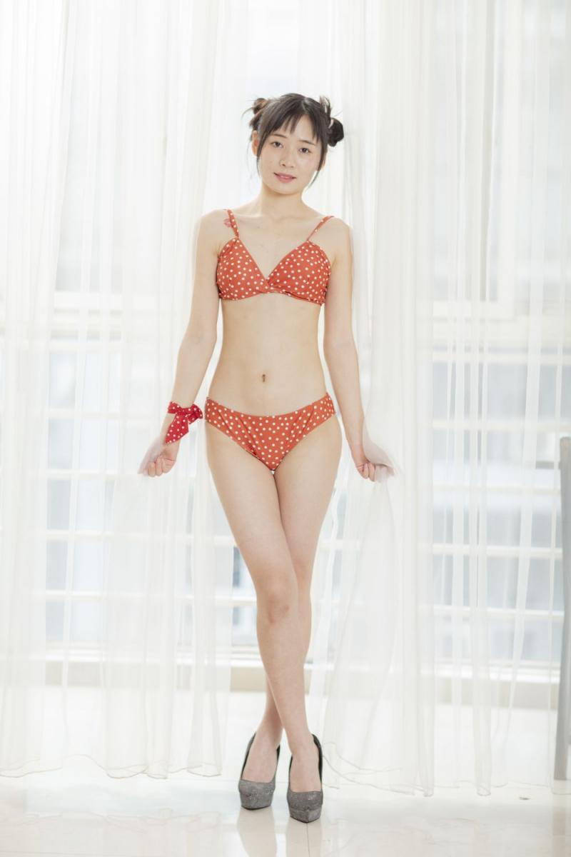 極品粉嫩的比基尼妹子[29P]