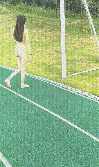 性感騷婊尤物操場被操 戶外露出啪啪 強制口爆 極其淫蕩，SSS極品尤物 腰部以下全是腿