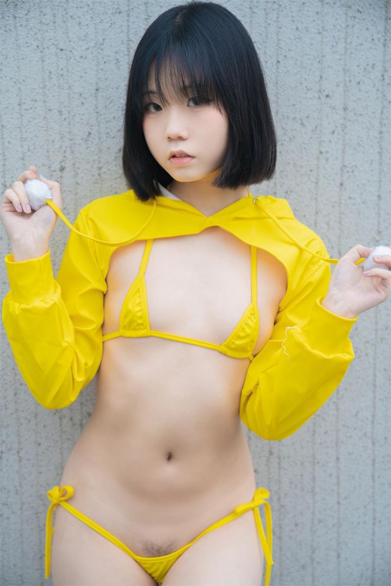 一隻小栗奈 - 天台小雨衣[30P]