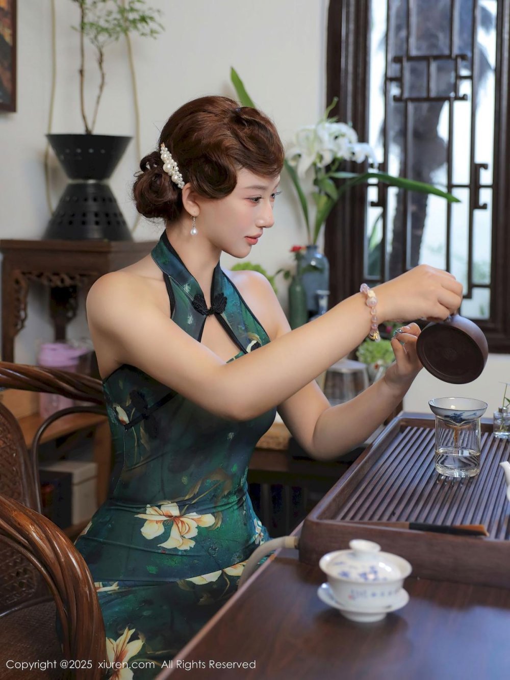 金允希Yuki綠色旗袍豐腴身材性感寫真[30P]