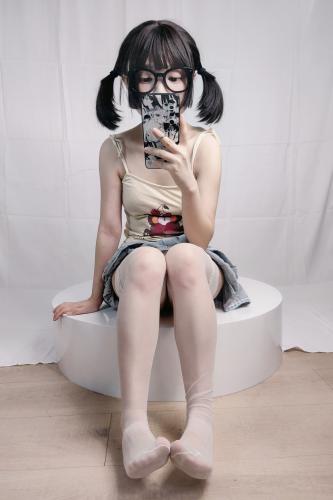 [Cosplay] 神沢永莉 绫蛋糕裙吊带袜汐 [22P-60MB]