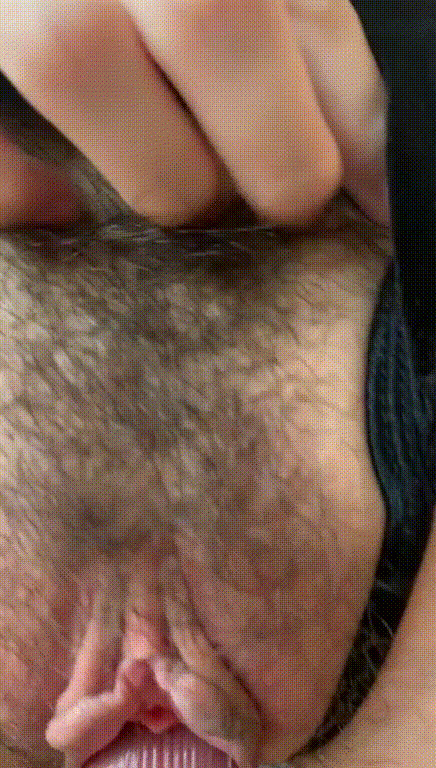 極品小少婦❤️粉嫩的騷逼被肏起來好像矽膠造的，太帶感了，激情狂操哇哇大叫！ [MP4/107MB]