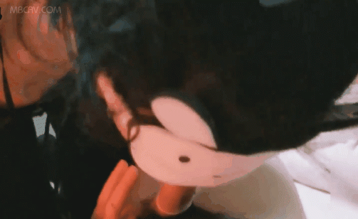 爆艹褕情迷人良家人妻，老公長期不在，家中夫妻二人床上激情大戰，肥茓毛多水更多