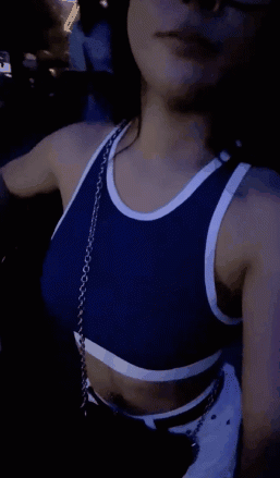 定居國外的極品健身美女教練，身材超頂，檯球室勾引老黑，開始不敢置信，到了房間大屌爆艹