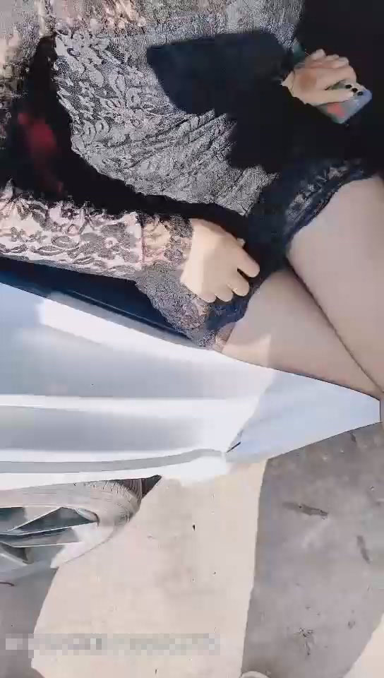 劇情演繹 大白天戶外馬路邊車震[MP4/485MB]