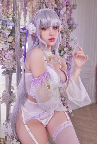 [Cosplay] Hologana – Emilia Lingerie
