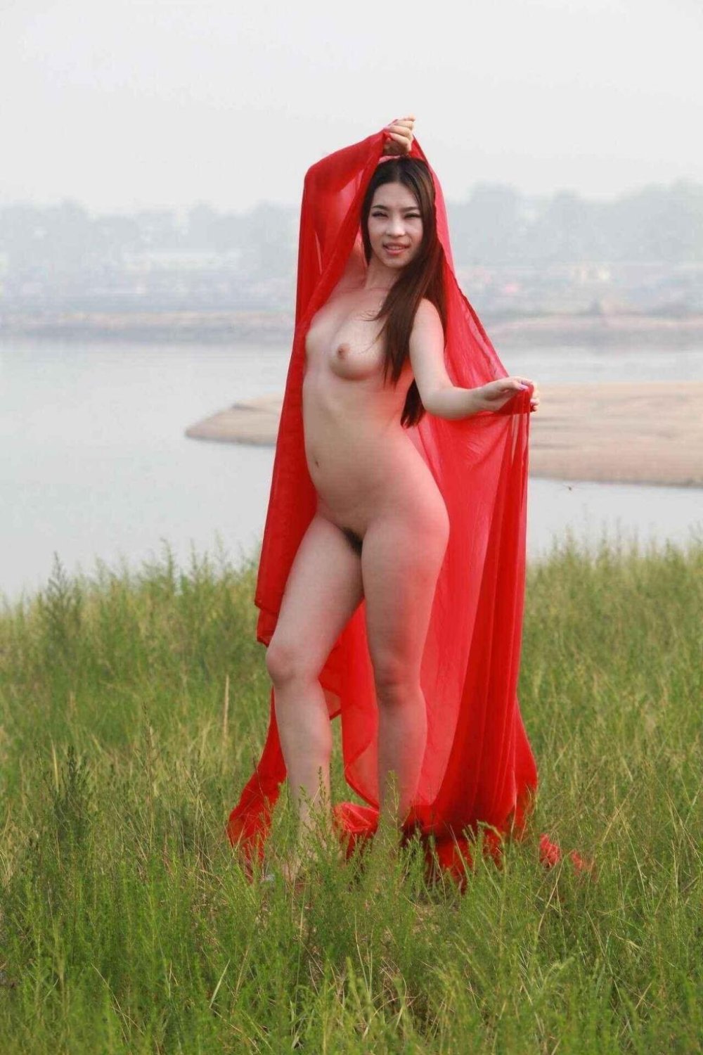 小騷逼喜歡戶外露出拍攝[26P]