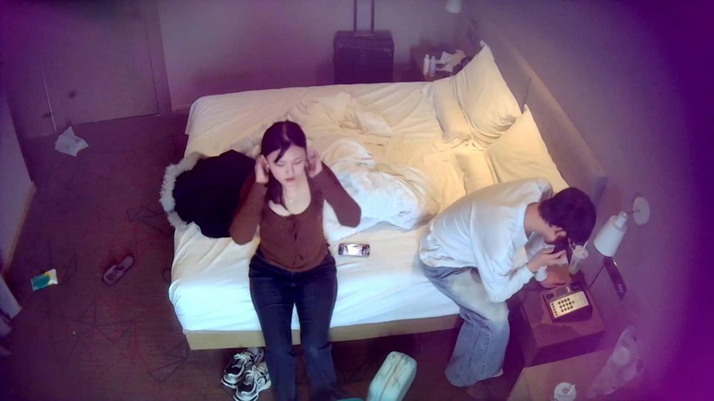 1-17新流出天眼酒店偷拍 白嫩清純可愛小美女入住一天被男友瘋狂打樁五次