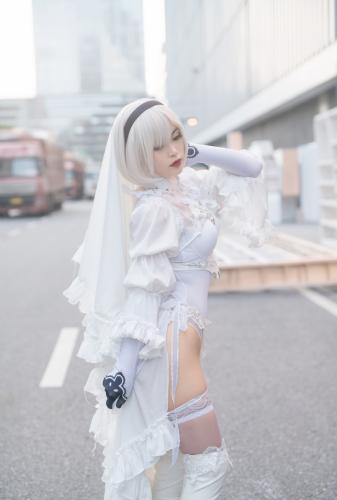 [Cosplay] Niyeye 白烨烨 – 2B Black & 2b White 黑白