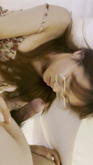 雲盤高質露臉洩密！ 湖南邵陽【劉依婷】眼鏡反差婊JK肉絲性愛自拍流出