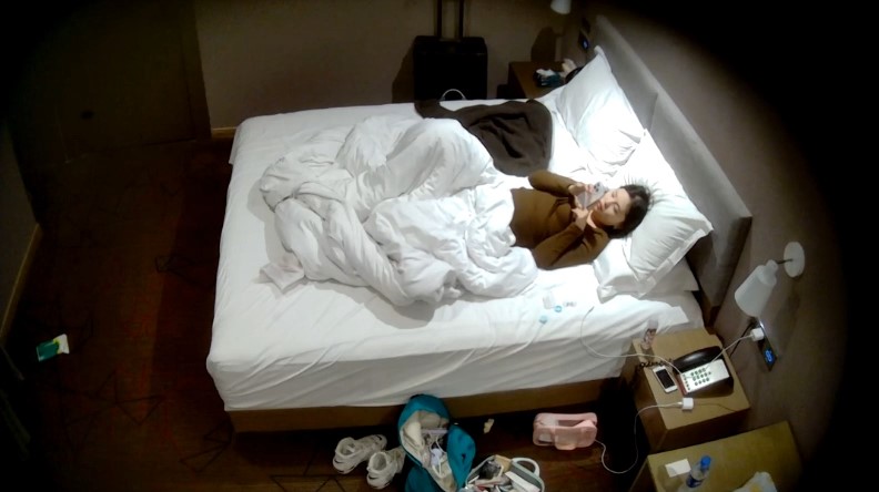 2026-1-15酒店偷拍韻味少婦被相好撲到狠狠幹穴