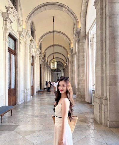 西班牙留學生張沐妍回國翻車實錘❤️清純女神被富二代調教道具自慰噴水 暴力打樁狂操淫汁四濺！ [MP4/195MB]