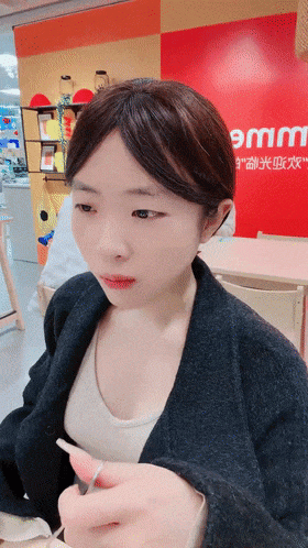 大三學生妹的一天【柚子】白天商場閒逛，和炮友相約，來一場刺激的，到廁所後入，緊張刺激爽炸[MP4/1400MB]