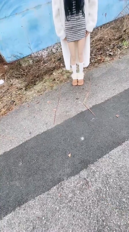 真空開檔絲襪包臀裙 在副駕髮情自慰玩穴 車震未遂只能回家補償 爆操內射解癢[MP4/403MB]