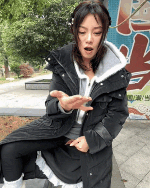 大膽禦姐，反差騷母狗【Asia-GoodLuck】戶外極限露出，開襠褲內塞跳蛋繼續景區自慰噴水【MP4/3.3GB】