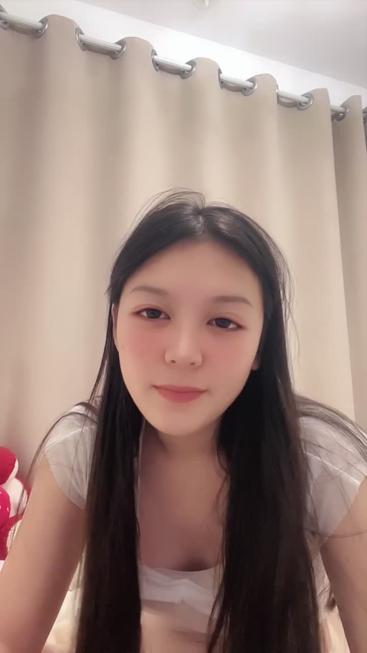 天花板雙胞胎極品浪浪服侍大佬 三人鬥地主玩遊戲互舔（1）