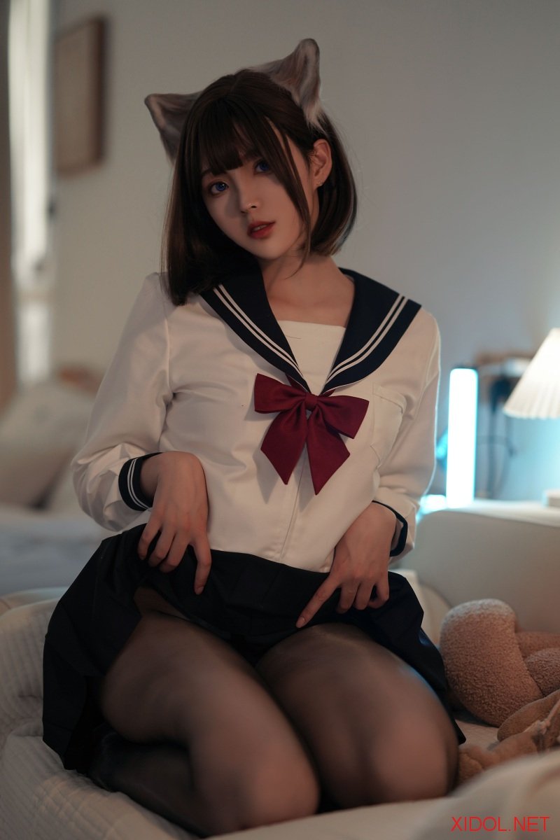 [Cosplay] Natsuko夏夏子 JK大尾巴猫[50P-430MB]