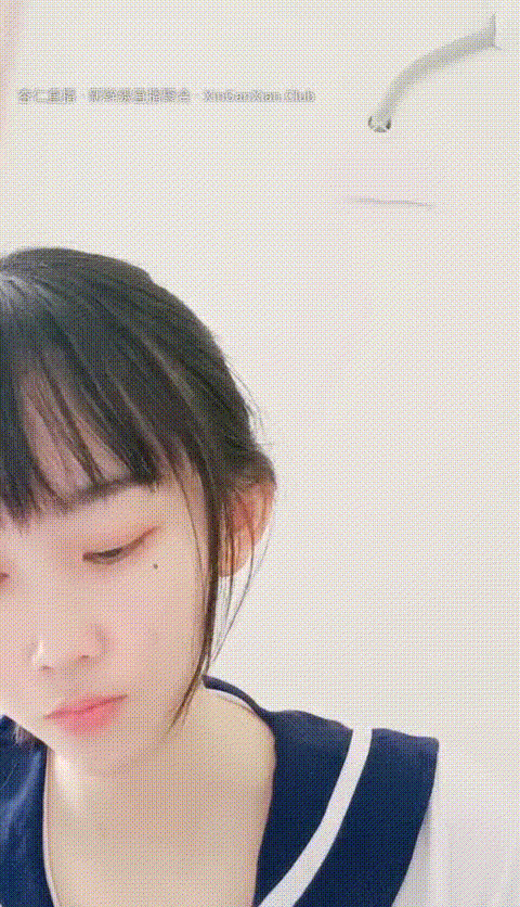 剛19歲無敵粉嫩蘿莉處女粉逼 極品蜜臀天真無邪 初戀的感覺叔叔們喜歡你的一字馬