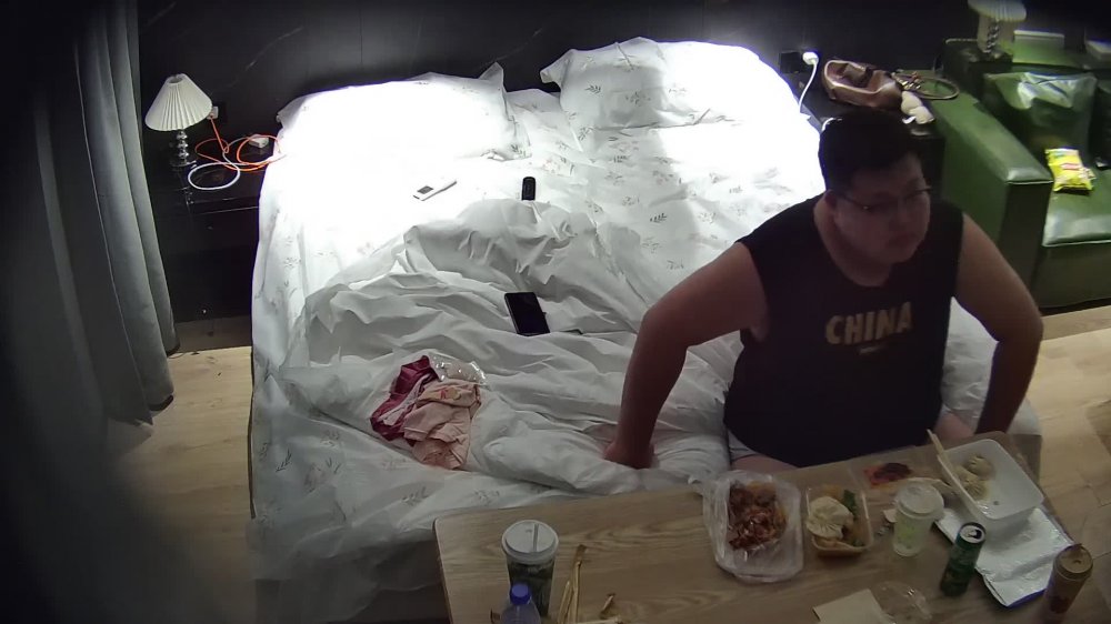 ⁸¹ 大學城 兄弟們 稀有坦克組合 胖哥胖妹終成眷屬了 不過這胖哥褲子都沒脫