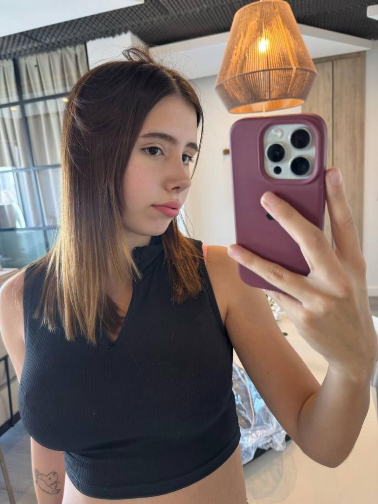 Llolla_可愛火辣[22P]