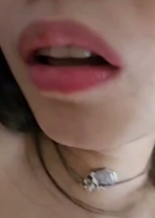 海南大二學妹_孫曉晴_性愛視頻流出_多種道具自慰_口交深喉無套後入_男友面前秒變淫騷母狗！