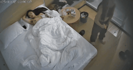 酒店偷拍高顏值女同大姨媽來了也要戴上假陽具滿足性伴侶把她乾的哇哇叫