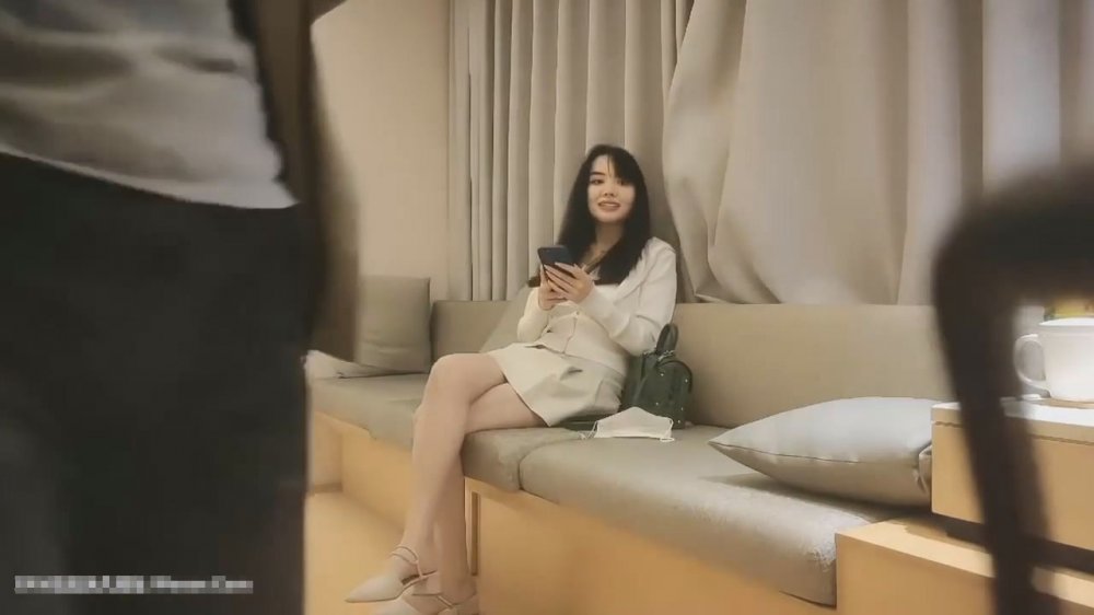 身材豐滿高挑大肥臀 被小哥多姿勢狂懟 騷叫不停[MP4/207MB]