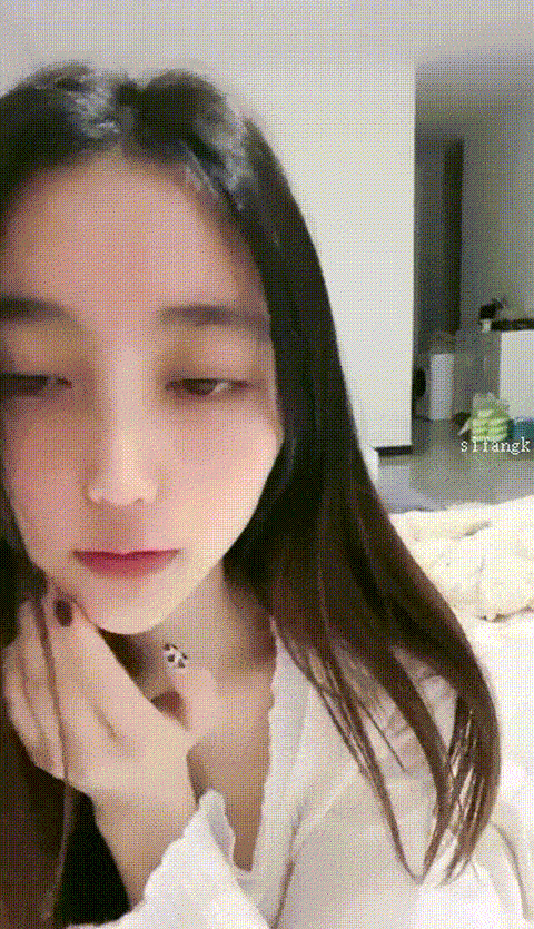 虎牙主播下海 顏值超高28爆乳小騷貨道具自慰爽到白漿流不停~美乳校花女神